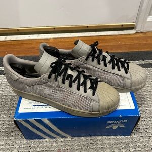 100% Authentic & Rare!! 
Men's Adidas Superstar mesh OG (Pre-Own/Vintage)
